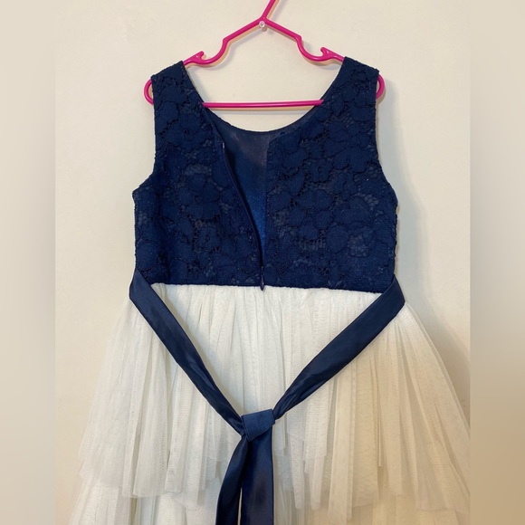 GIRL’S DRESS BUNDLE. - Picture 9 of 14